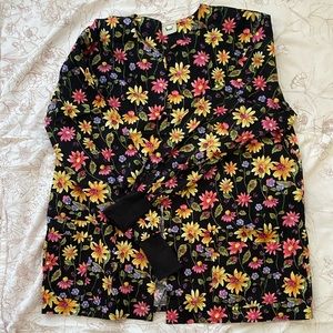 Floral long-sleeved scrub jacket size XL